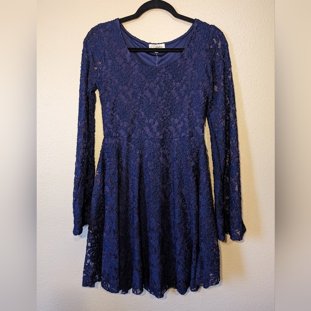 NWT Roberta Navy lace dress with bell sleeves size Medium - Picture 2 of 6